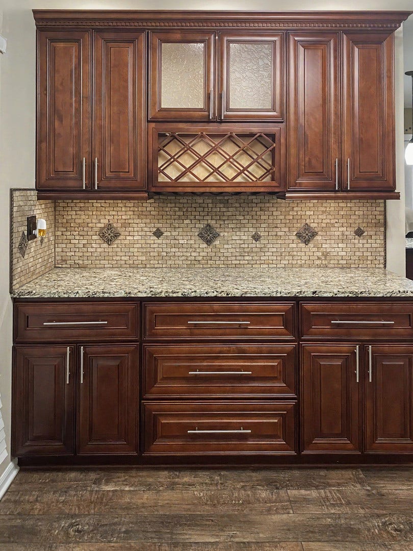 1213 Pennsbury Lane, Aurora, IL 60502 Butler pantry