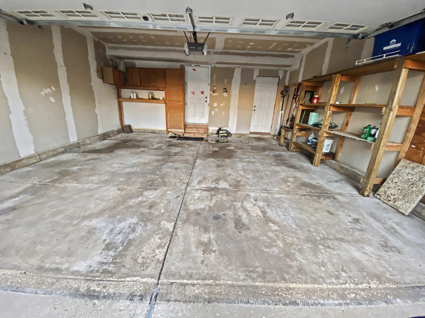 1213 Pennsbury Lane, Aurora, IL 60502 2-car garage