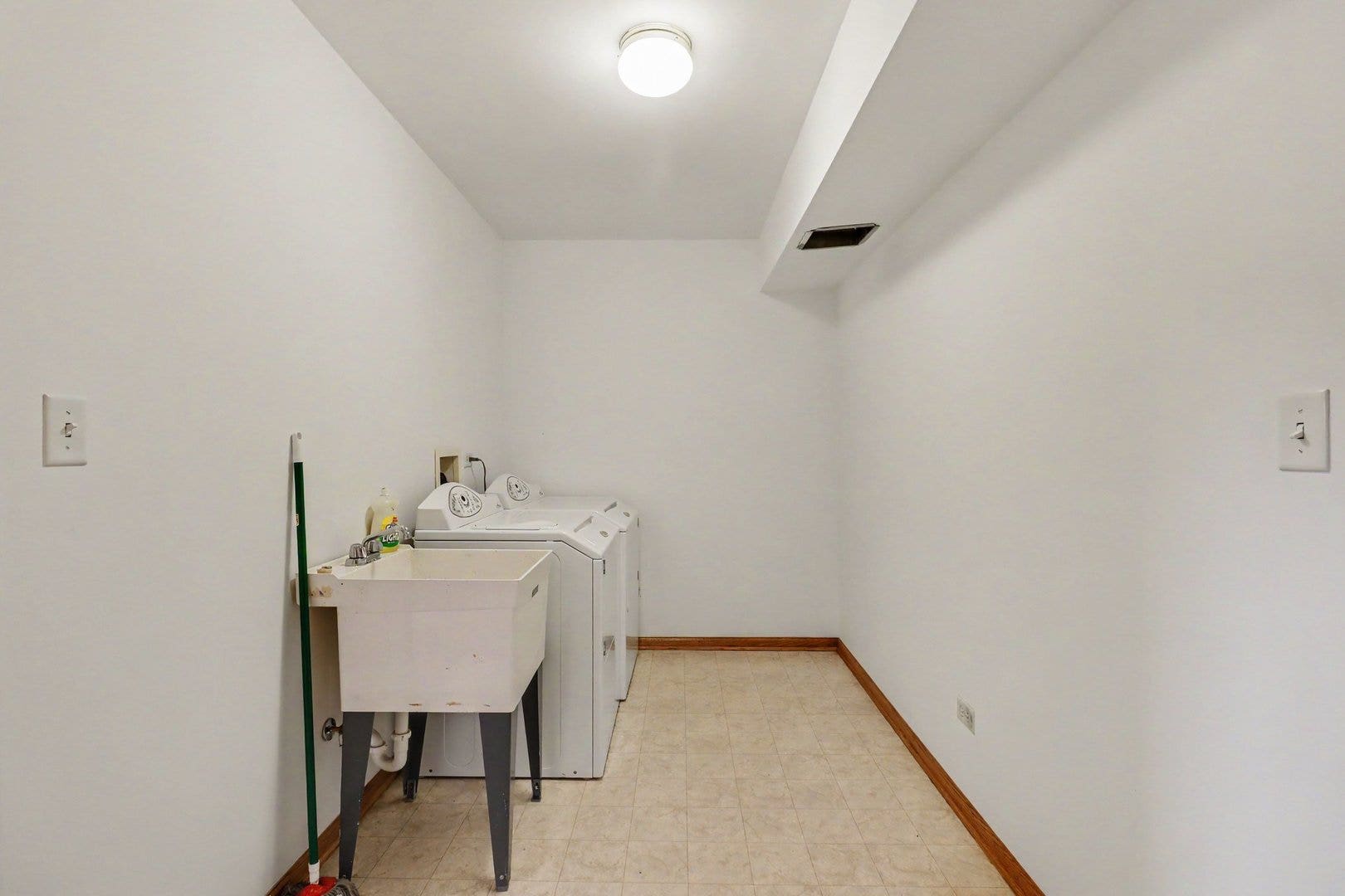 7728 171st Place, Tinley Park, IL 60477 7728 171st Place, Tinley Park, IL 60477