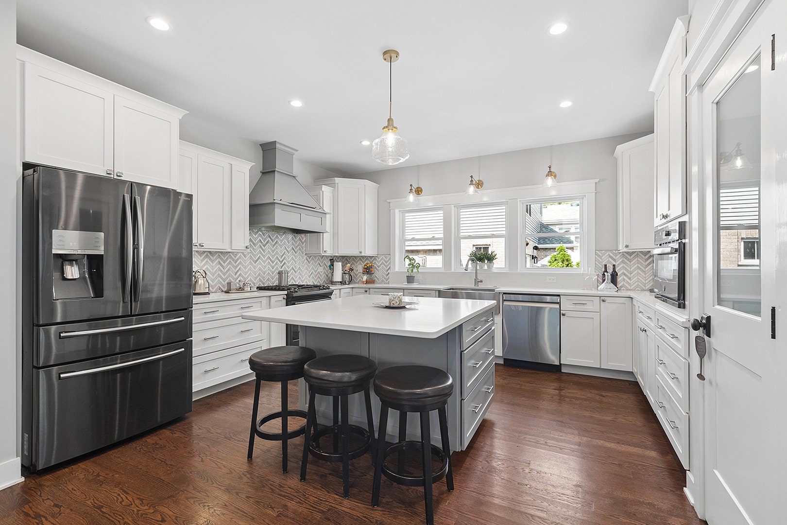 14633 Highland Avenue, Orland Park, IL 60462