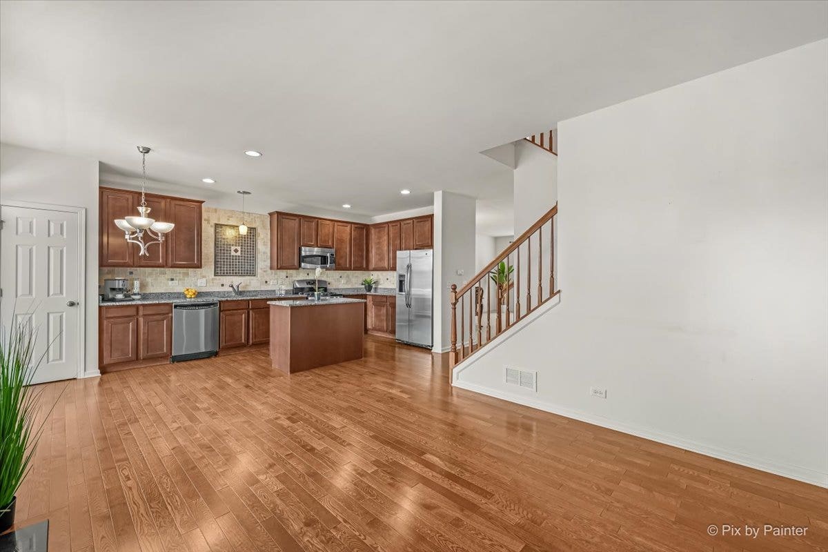 1005 Alberta Road, Elgin, IL 60124 1005 Alberta Road, Elgin, IL 60124