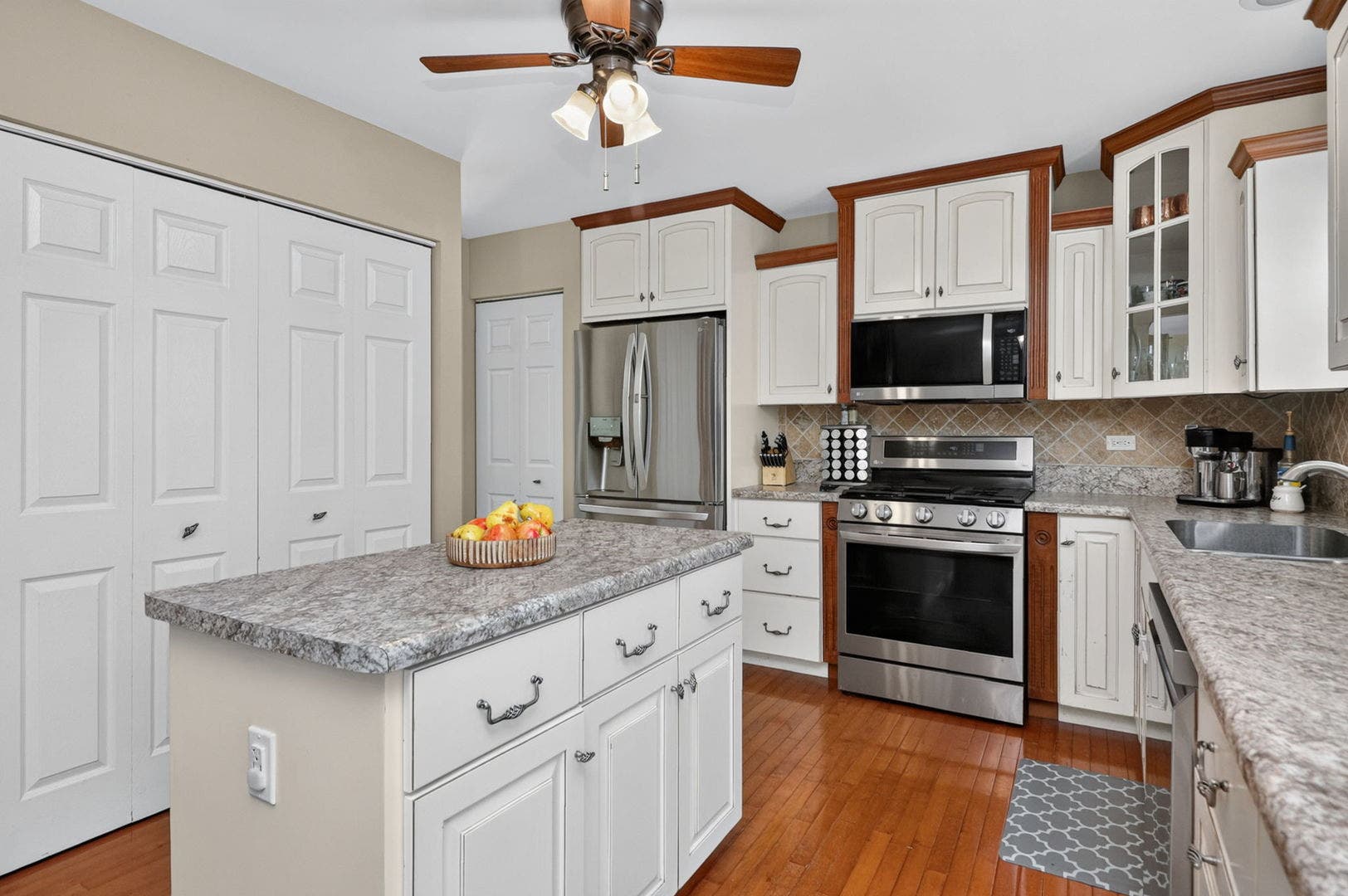 4322 Bronk Corner, Plainfield, IL 60586 4322 Bronk Corner, Plainfield, IL 60586