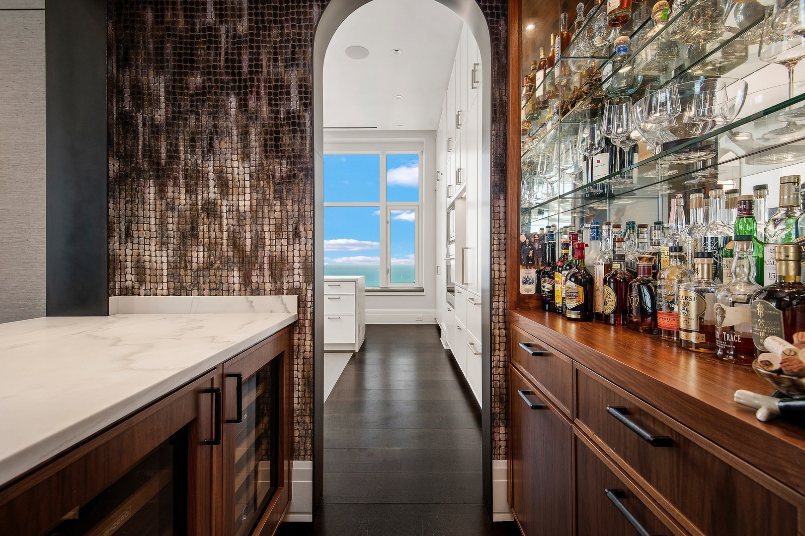 132 E Delaware Place, #6206, Chicago, IL 60611 132 E Delaware Place, #6206, Chicago, IL 60611