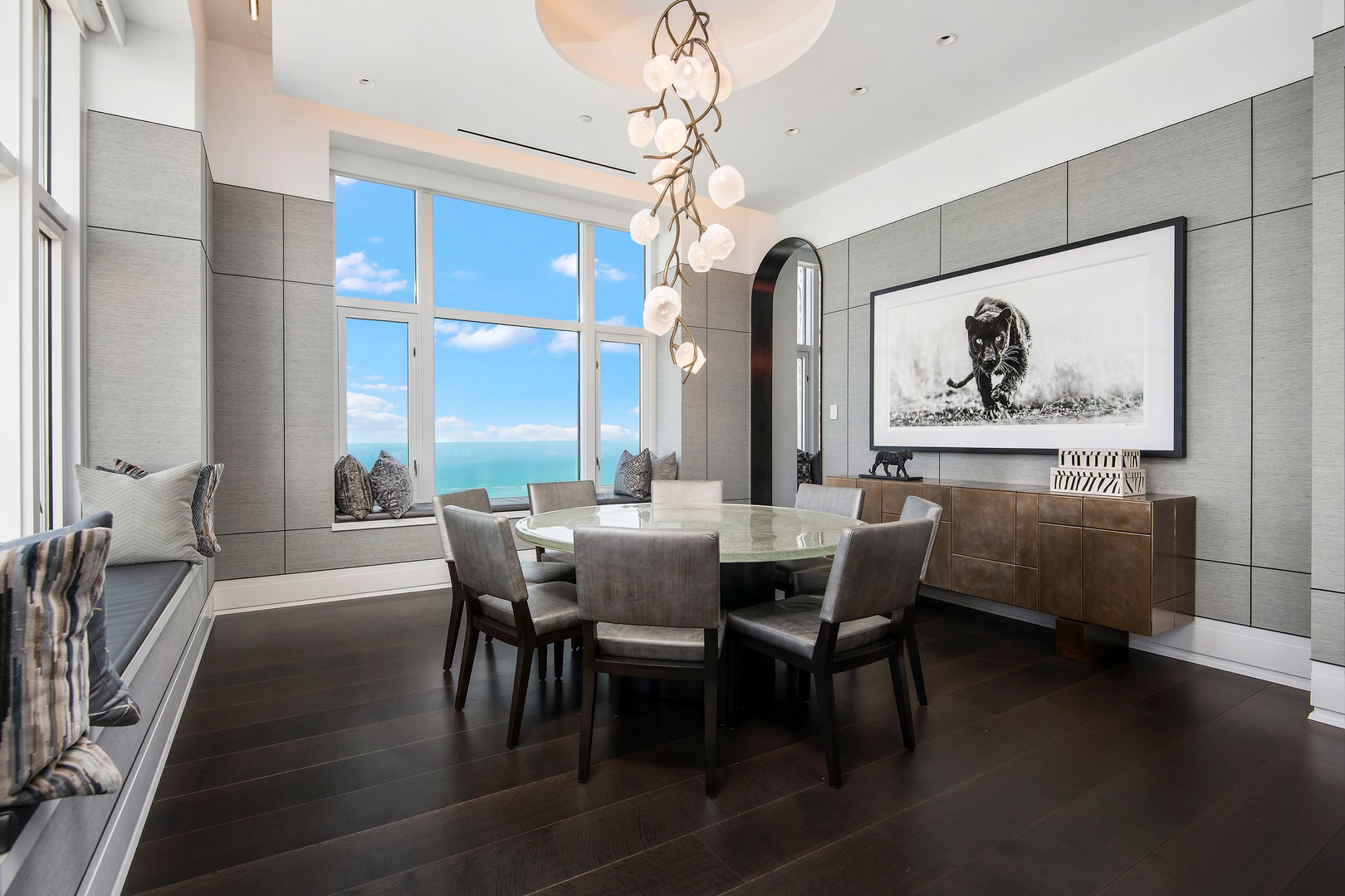 132 E Delaware Place, #6206, Chicago, IL 60611 132 E Delaware Place, #6206, Chicago, IL 60611