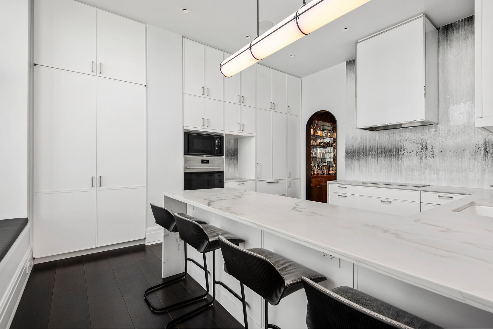 132 E Delaware Place, #6206, Chicago, IL 60611 132 E Delaware Place, #6206, Chicago, IL 60611