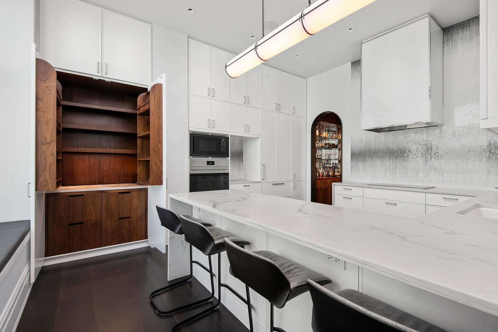 132 E Delaware Place, #6206, Chicago, IL 60611 132 E Delaware Place, #6206, Chicago, IL 60611