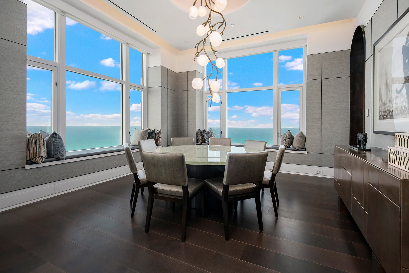132 E Delaware Place, #6206, Chicago, IL 60611 132 E Delaware Place, #6206, Chicago, IL 60611