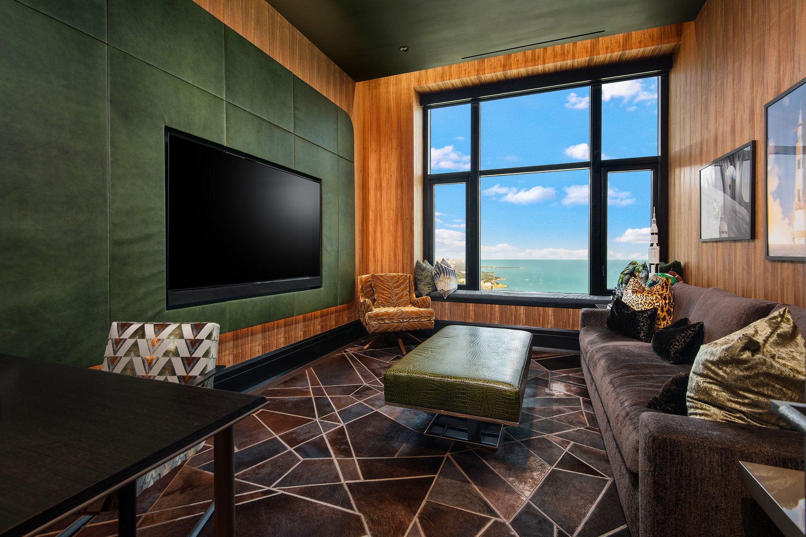 132 E Delaware Place, #6206, Chicago, IL 60611 132 E Delaware Place, #6206, Chicago, IL 60611