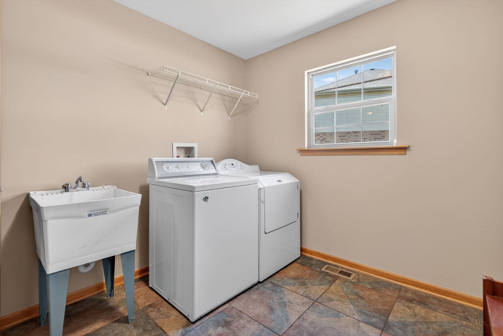 15711 Menominee Court, Manhattan, IL 60442 15711 Menominee Court, Manhattan, IL 60442
