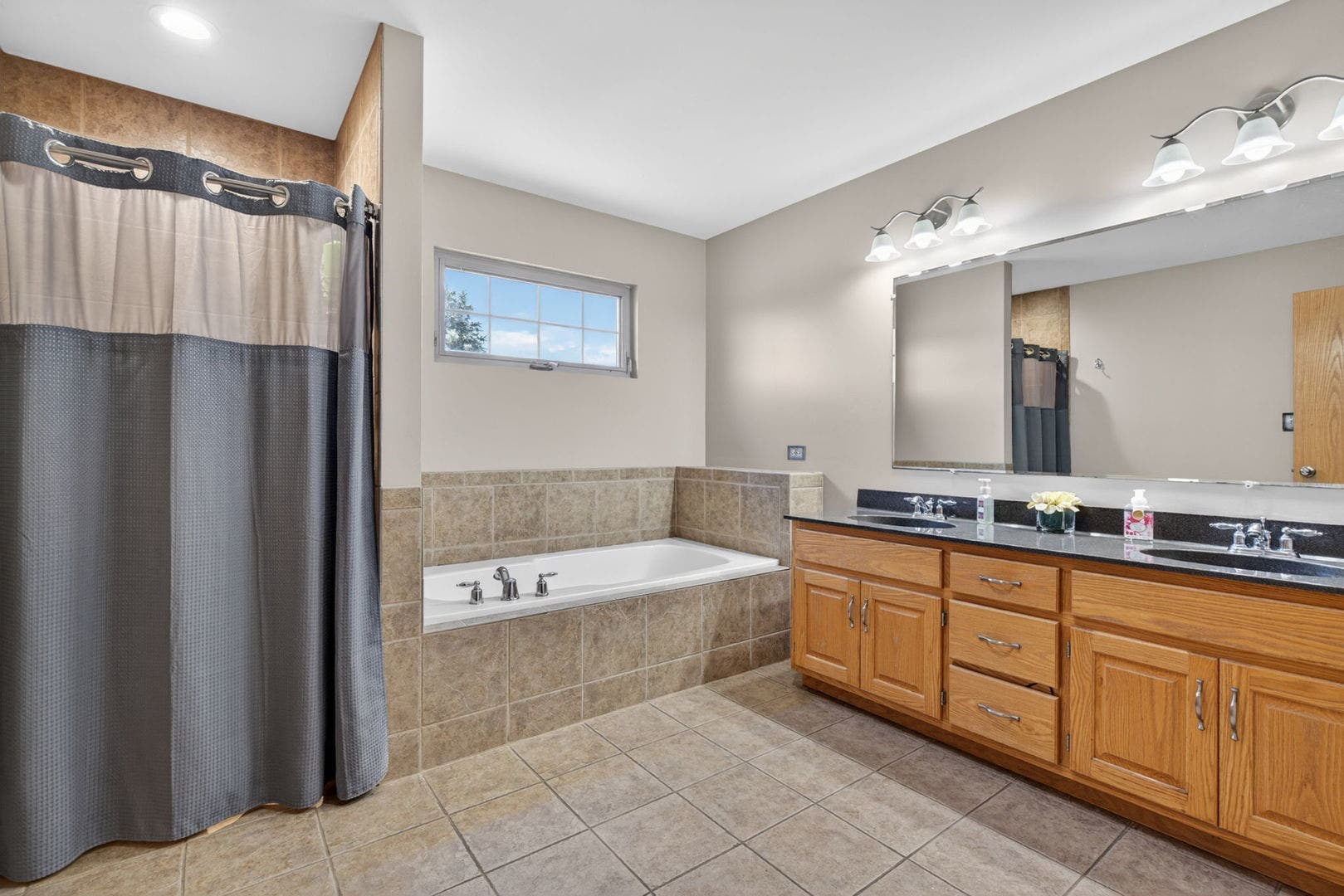 15711 Menominee Court, Manhattan, IL 60442 15711 Menominee Court, Manhattan, IL 60442