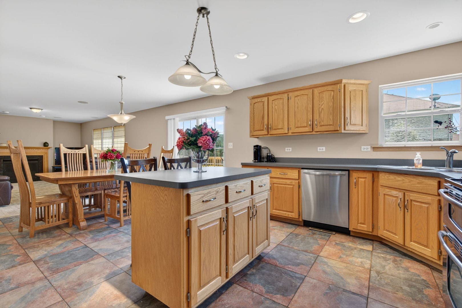 15711 Menominee Court, Manhattan, IL 60442 15711 Menominee Court, Manhattan, IL 60442