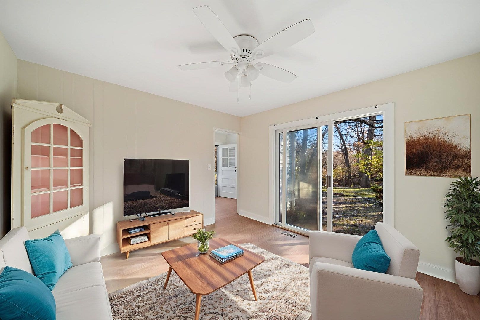 1805 Gilbert Avenue, Downers Grove, IL 60515 Virtually staged
