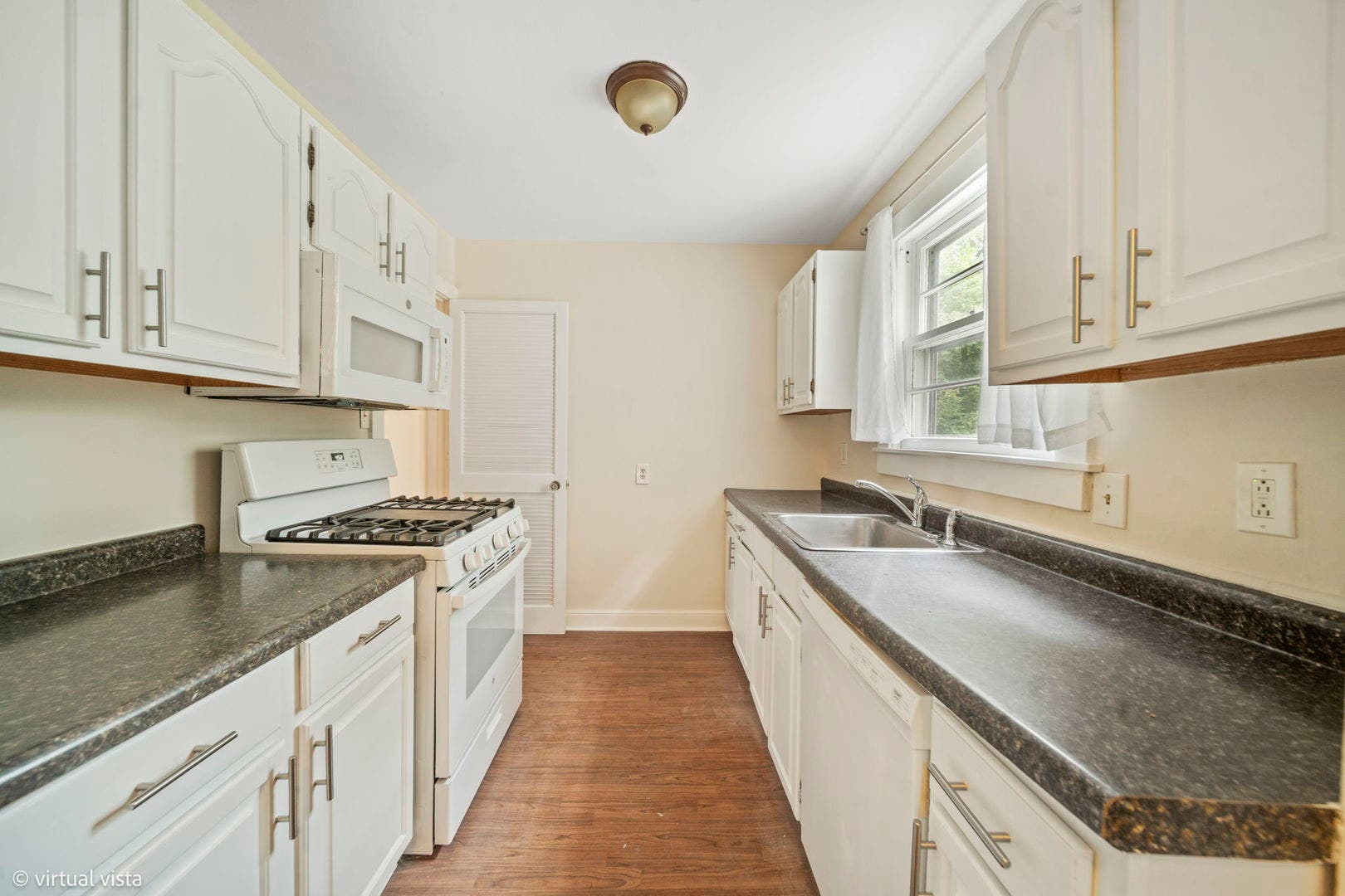 1805 Gilbert Avenue, Downers Grove, IL 60515 1805 Gilbert Avenue, Downers Grove, IL 60515