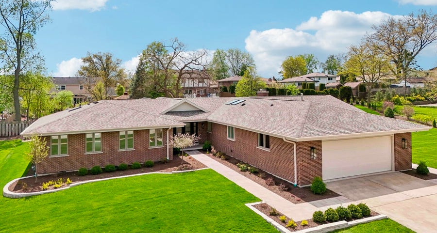 Property photo for 9019 W Sierra Lane, Palos Hills, IL