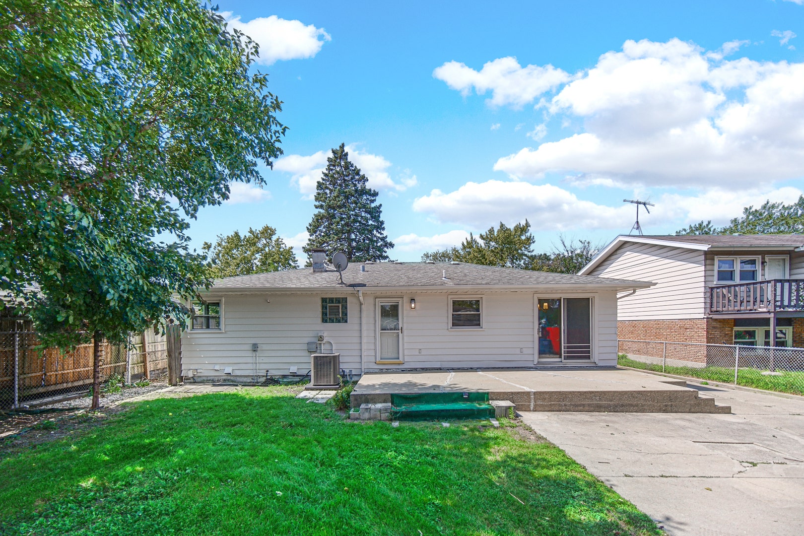 17517 Shirley Drive, Lansing, IL 60438 17517 Shirley Drive, Lansing, IL 60438