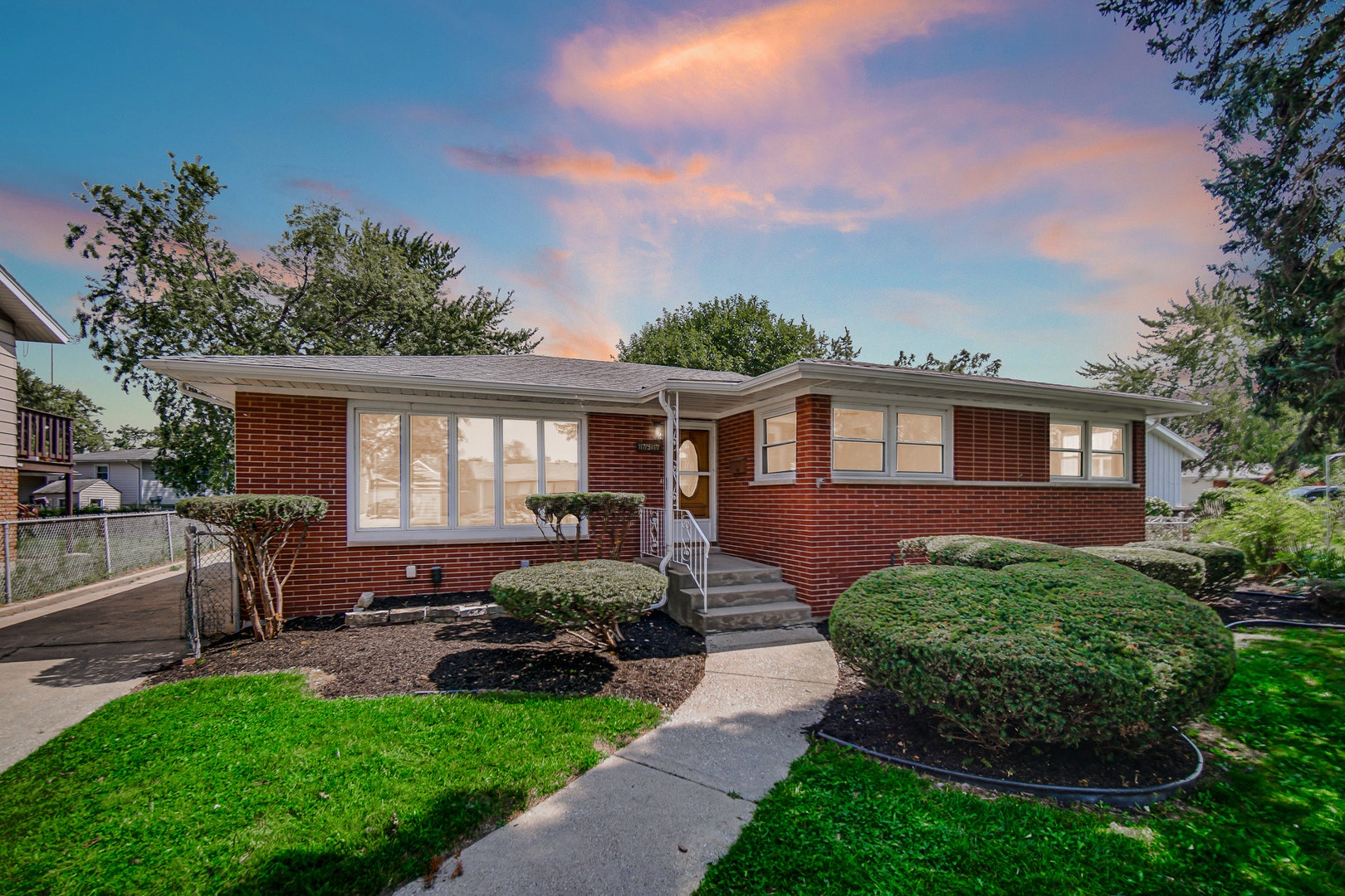 17517 Shirley Drive, Lansing, IL 60438 17517 Shirley Drive, Lansing, IL 60438
