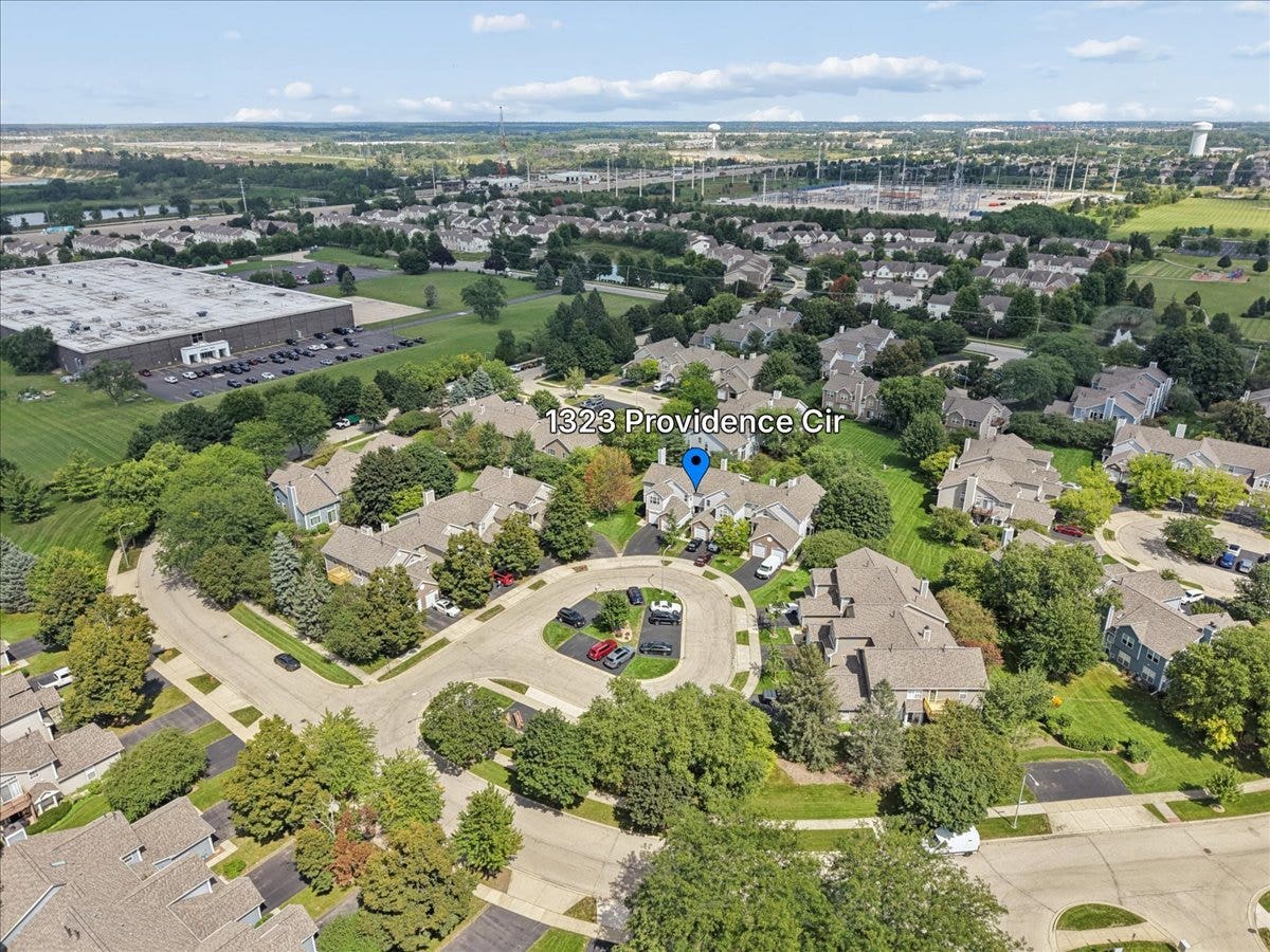 1323 Providence Circle, Elgin, IL 60120 1323 Providence Circle, Elgin, IL 60120