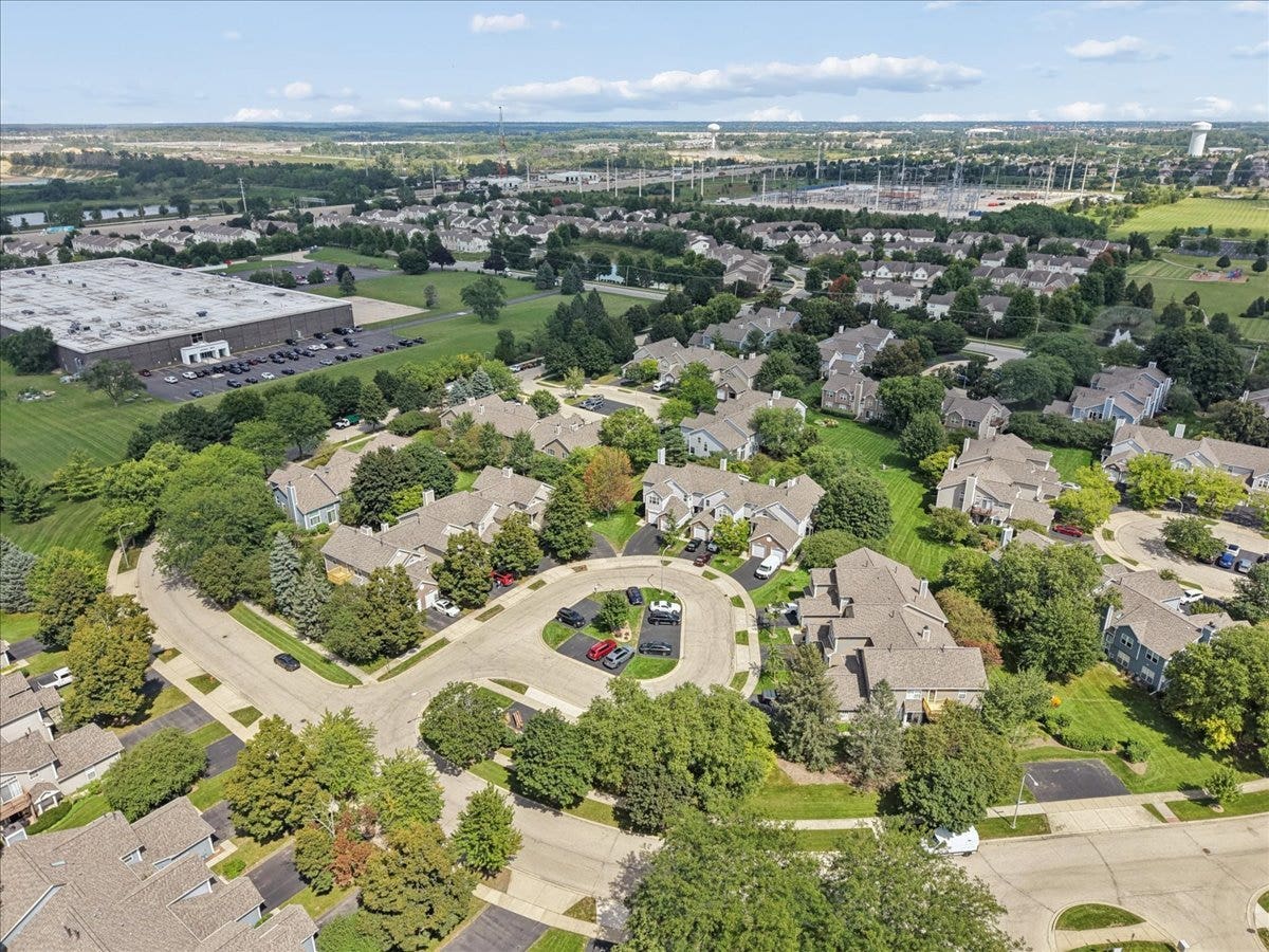1323 Providence Circle, Elgin, IL 60120 1323 Providence Circle, Elgin, IL 60120