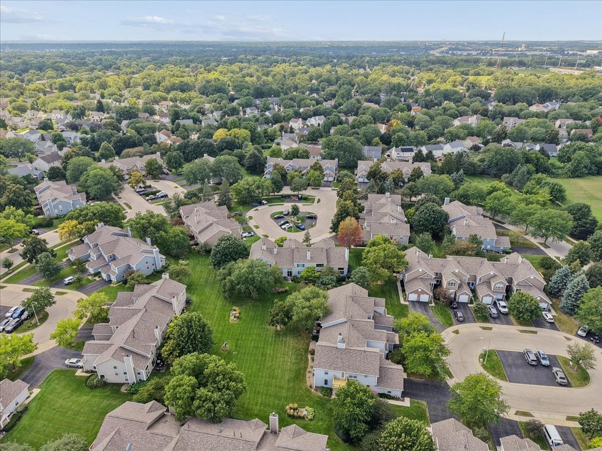 1323 Providence Circle, Elgin, IL 60120 1323 Providence Circle, Elgin, IL 60120