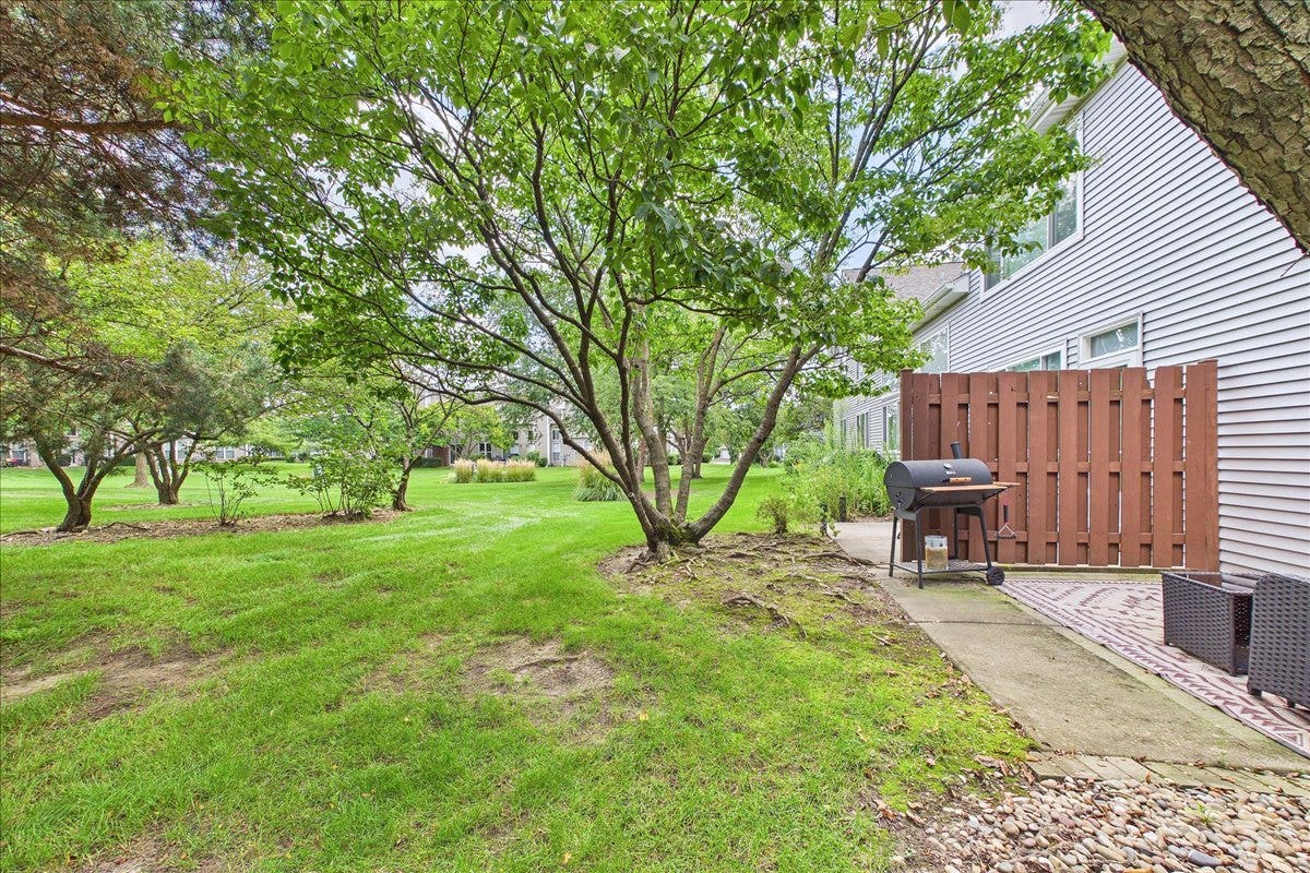 1323 Providence Circle, Elgin, IL 60120 1323 Providence Circle, Elgin, IL 60120