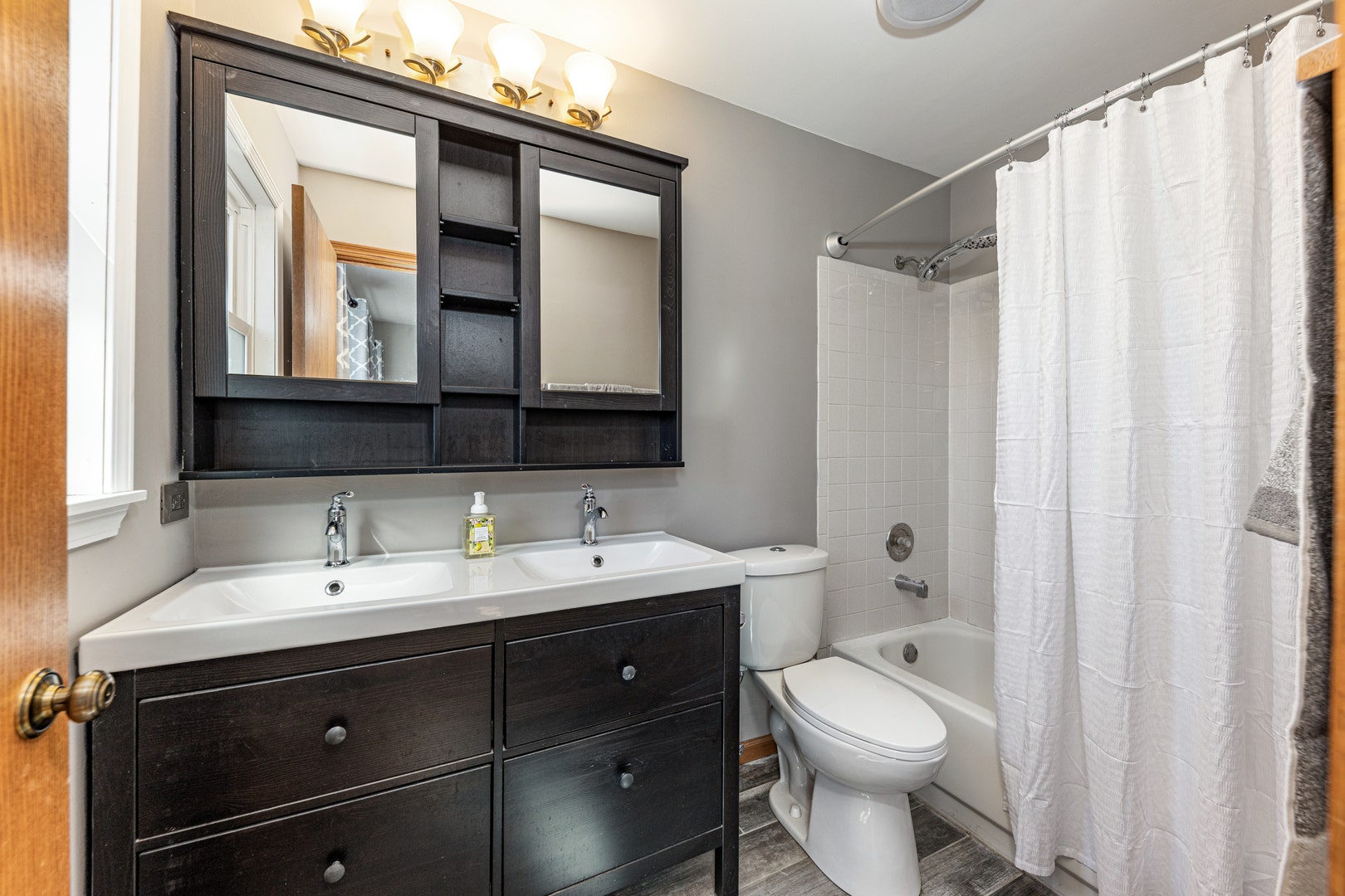 617 Lakewood Farms Drive, Bolingbrook, IL 60490 617 Lakewood Farms Drive, Bolingbrook, IL 60490