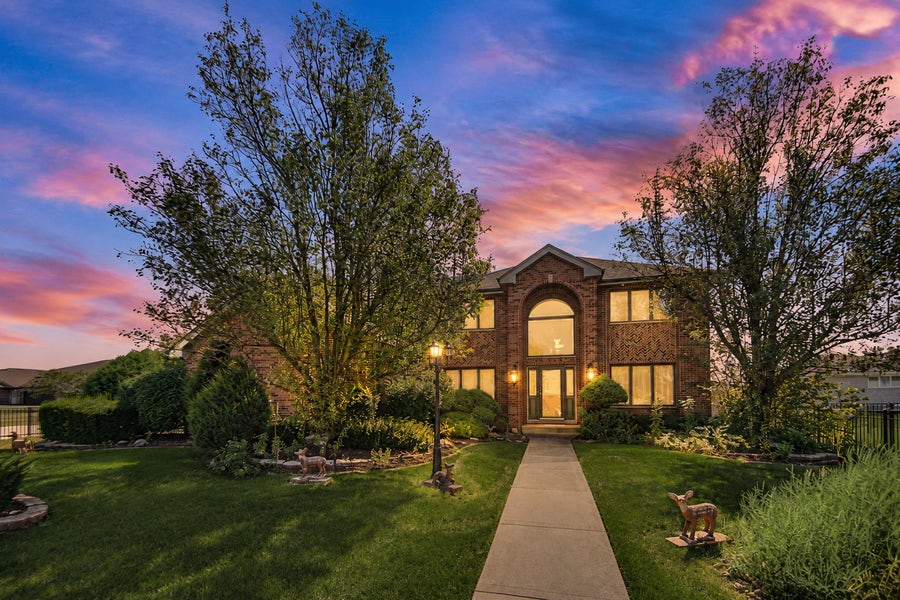 Property photo for 19331 Everett Lane, Mokena, IL