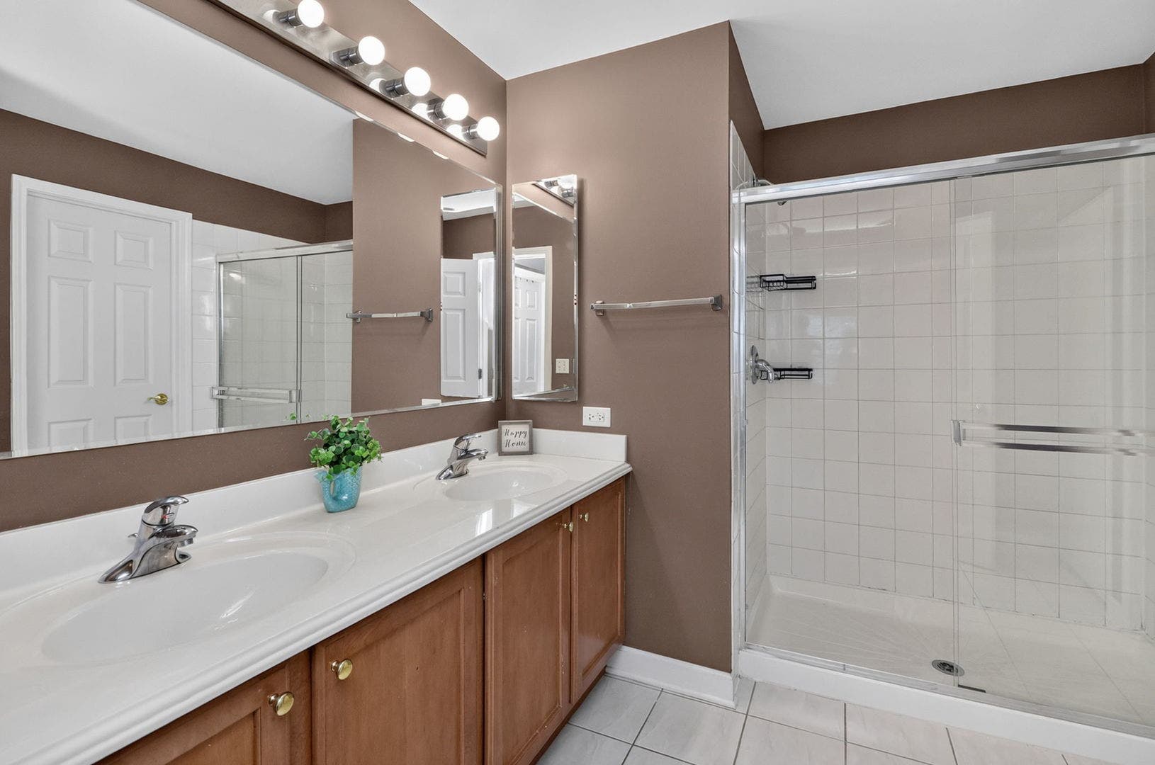 722 Metropolitan Avenue, Bolingbrook, IL 60490 722 Metropolitan Avenue, Bolingbrook, IL 60490
