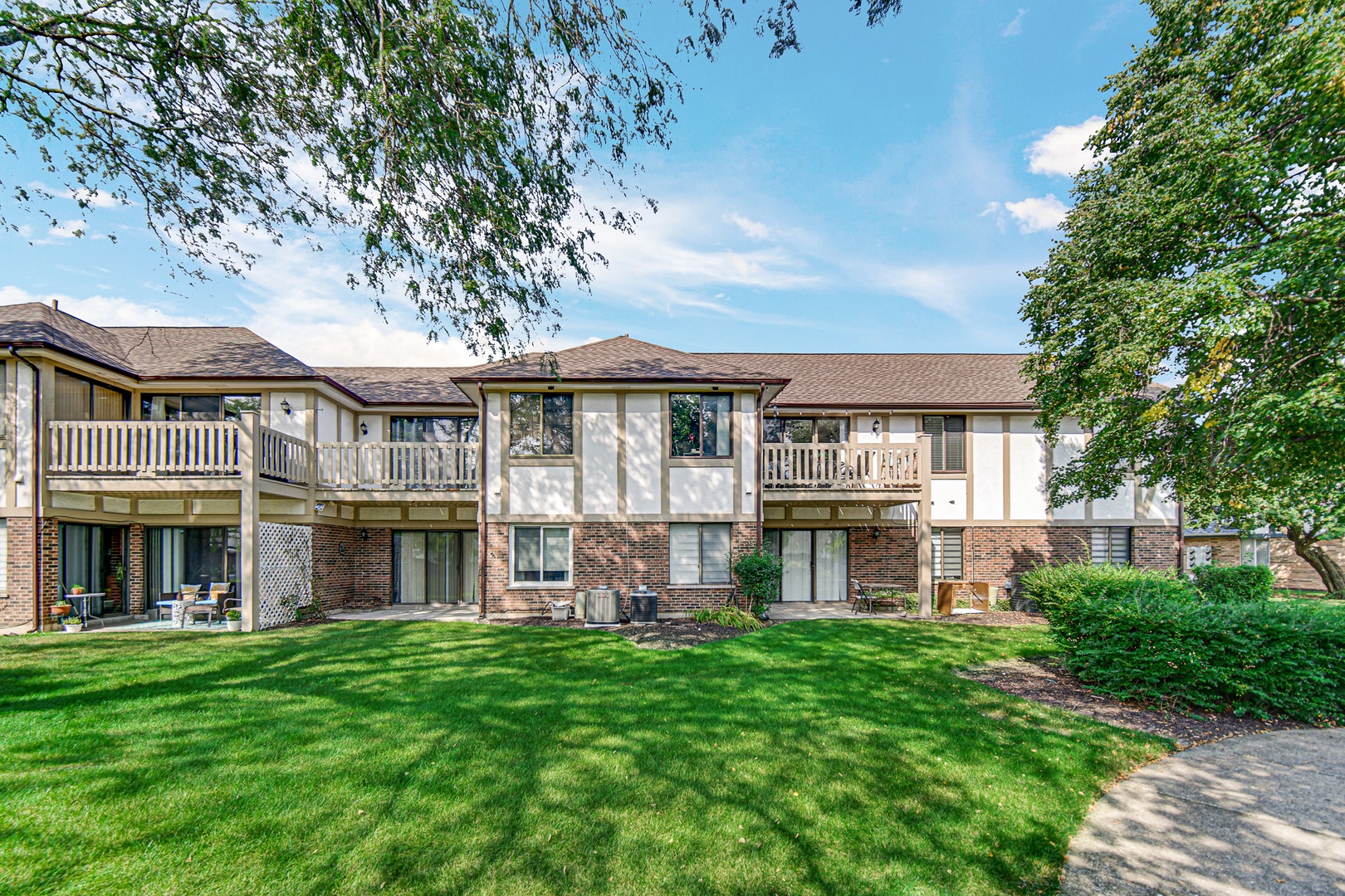 9151 Sutton Court, #93, Orland Park, IL 60462