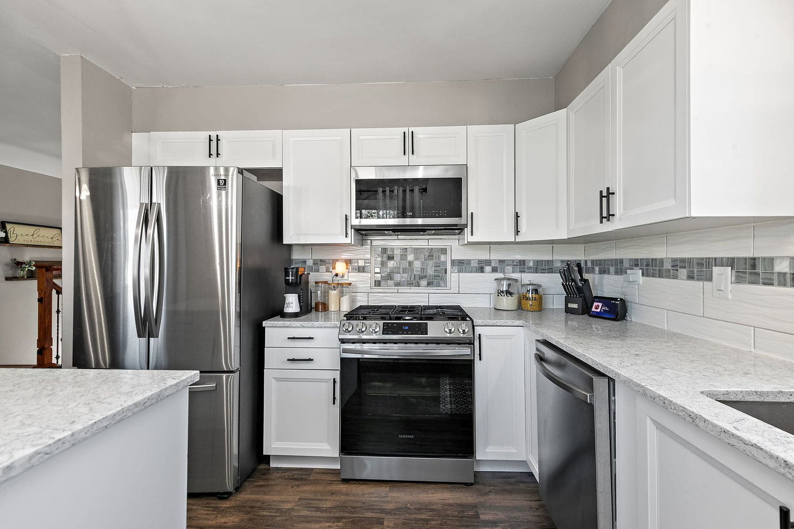 17 Joslyn Drive, Elgin, IL 60120 17 Joslyn Drive, Elgin, IL 60120