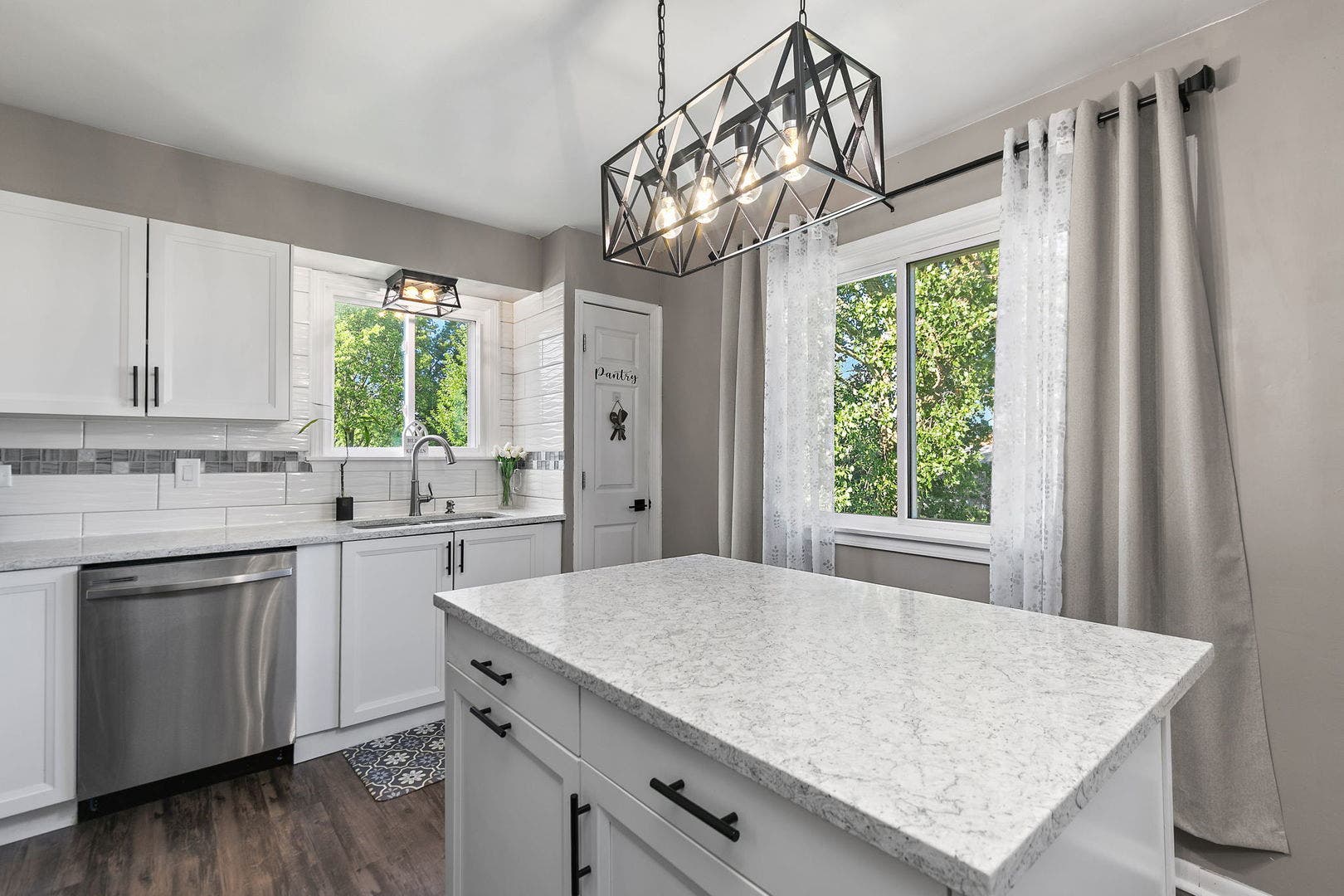 17 Joslyn Drive, Elgin, IL 60120 17 Joslyn Drive, Elgin, IL 60120