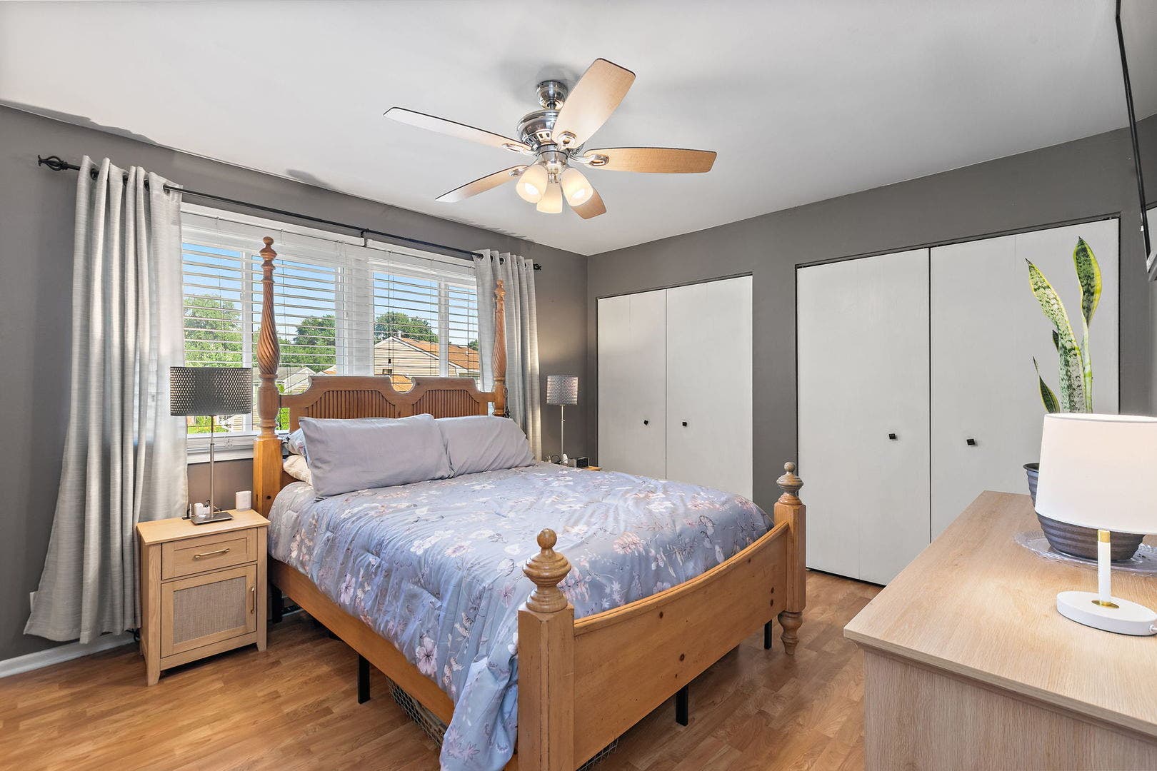 17 Joslyn Drive, Elgin, IL 60120 17 Joslyn Drive, Elgin, IL 60120