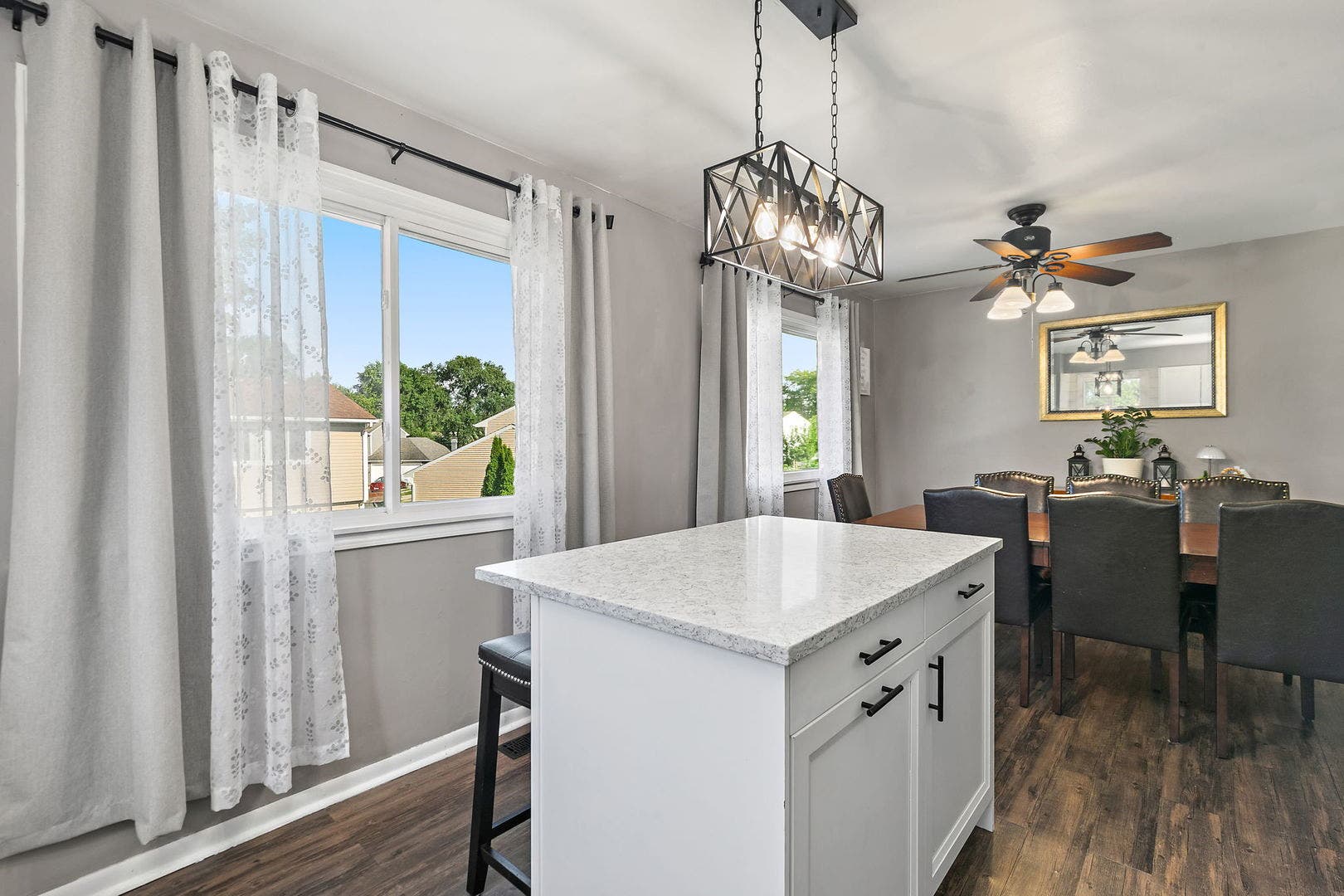 17 Joslyn Drive, Elgin, IL 60120 17 Joslyn Drive, Elgin, IL 60120