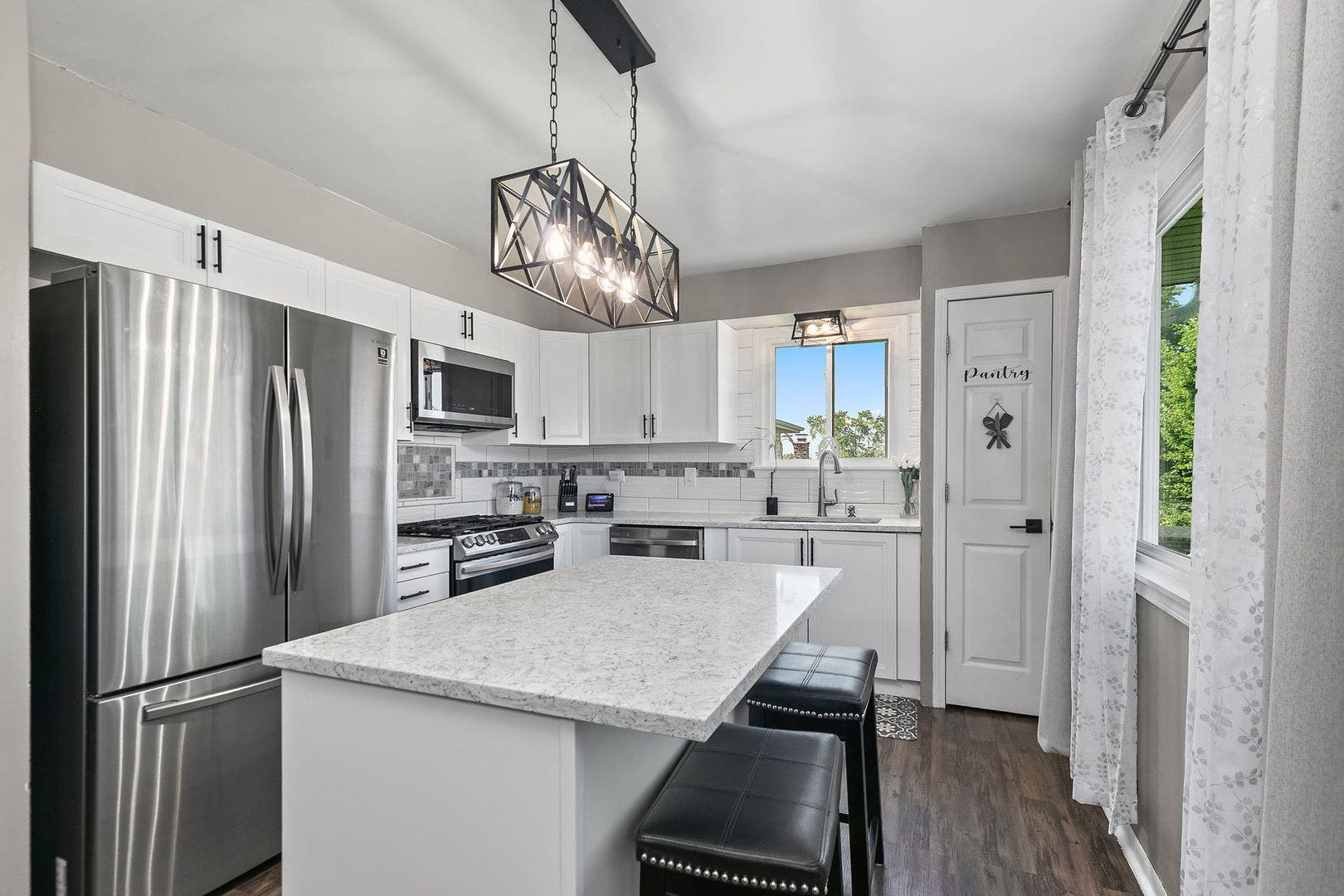 17 Joslyn Drive, Elgin, IL 60120 17 Joslyn Drive, Elgin, IL 60120
