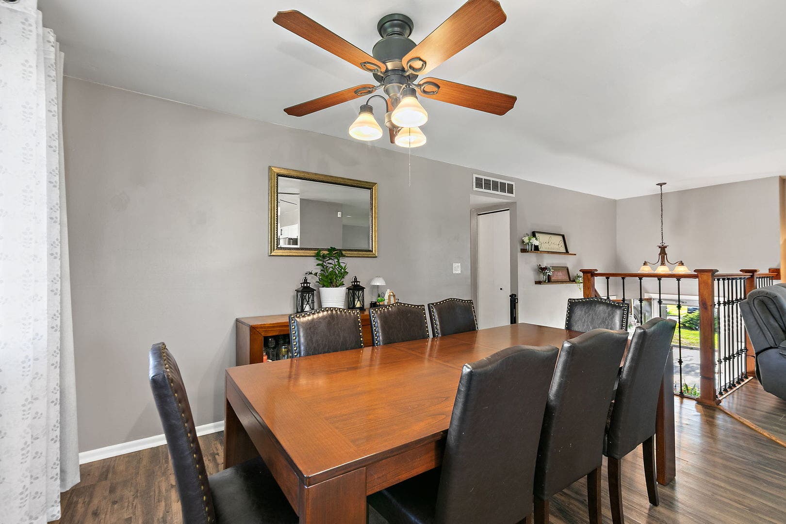 17 Joslyn Drive, Elgin, IL 60120 17 Joslyn Drive, Elgin, IL 60120