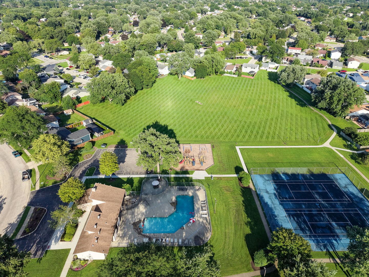 17 Joslyn Drive, Elgin, IL 60120 17 Joslyn Drive, Elgin, IL 60120