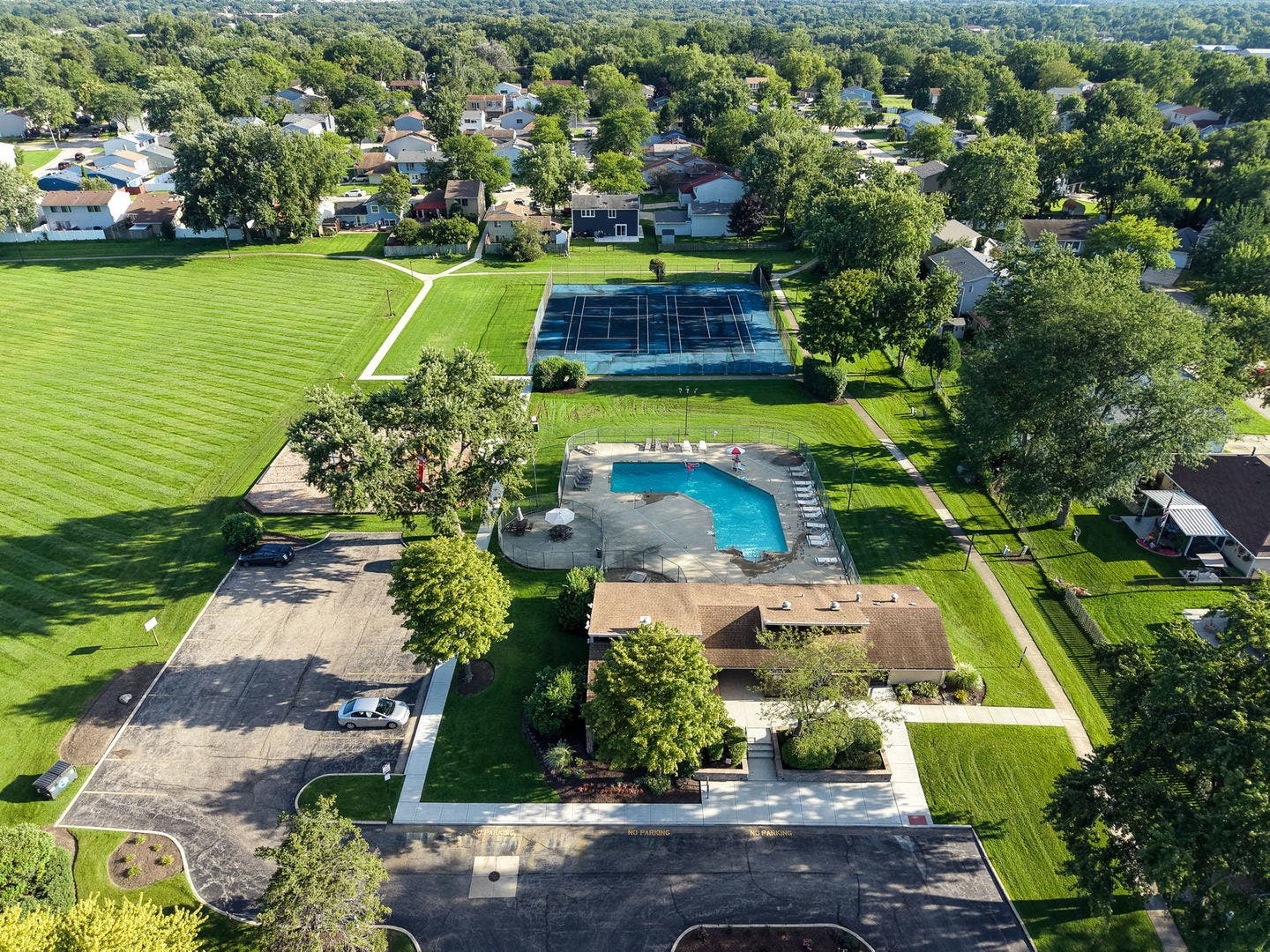 17 Joslyn Drive, Elgin, IL 60120 17 Joslyn Drive, Elgin, IL 60120