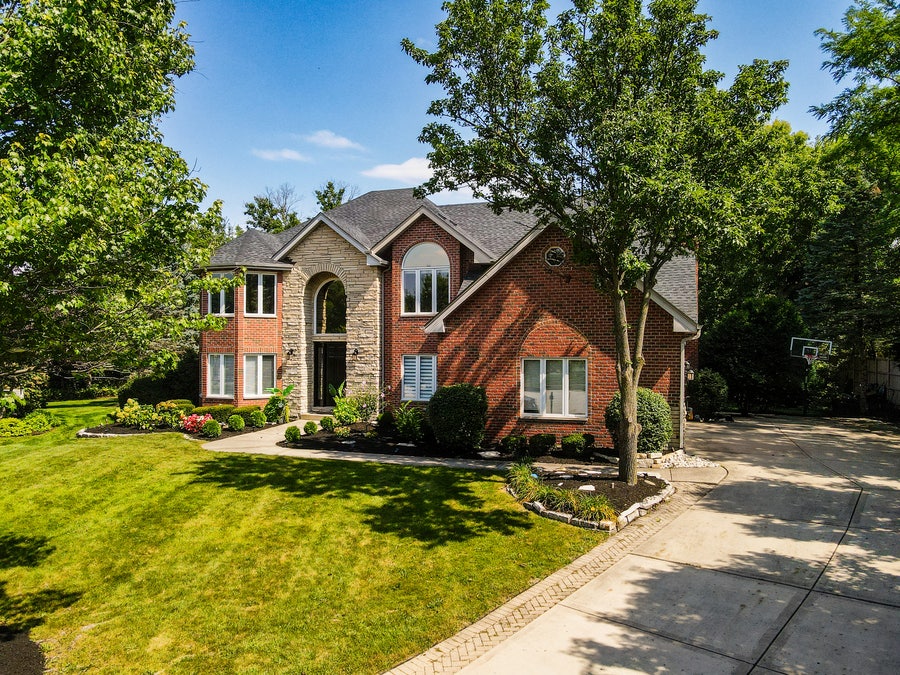 Property photo for 13701 Oak Tree Lane, Lemont, IL
