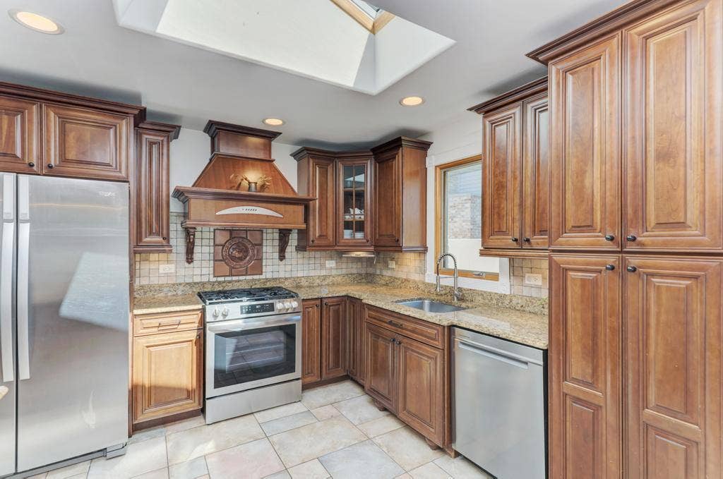16829 Creekside Avenue, Tinley Park, IL 60487 16829 Creekside Avenue, Tinley Park, IL 60487