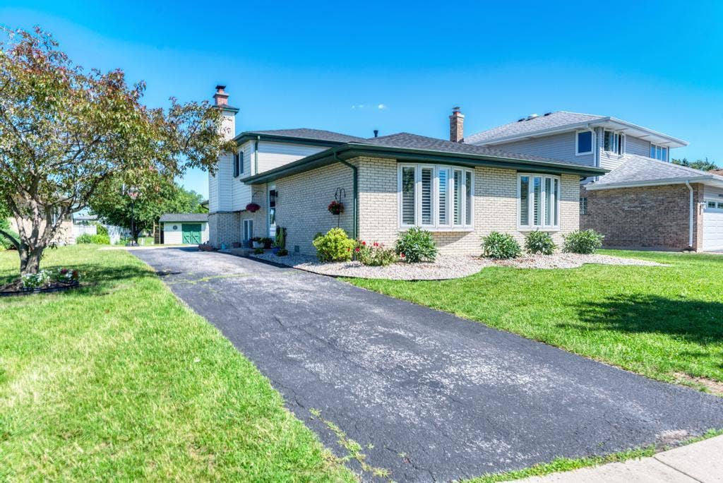 16829 Creekside Avenue, Tinley Park, IL 60487 16829 Creekside Avenue, Tinley Park, IL 60487