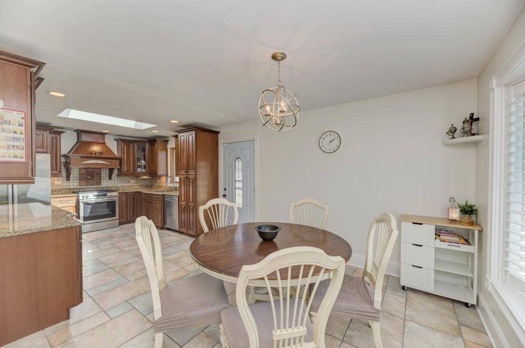 16829 Creekside Avenue, Tinley Park, IL 60487 16829 Creekside Avenue, Tinley Park, IL 60487