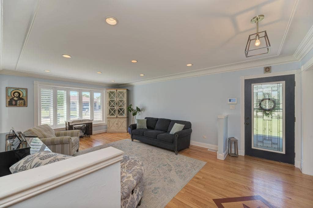16829 Creekside Avenue, Tinley Park, IL 60487 16829 Creekside Avenue, Tinley Park, IL 60487