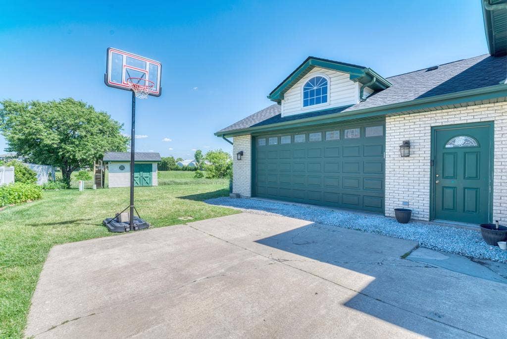 16829 Creekside Avenue, Tinley Park, IL 60487 16829 Creekside Avenue, Tinley Park, IL 60487