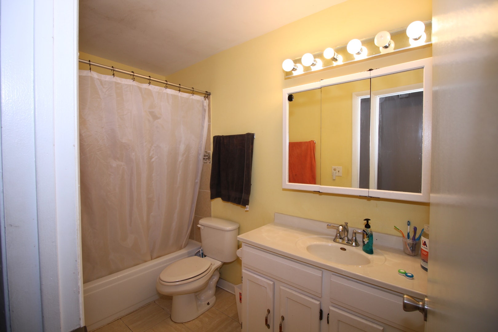 15 Marywood Lane, #C, Bolingbrook, IL 60440 15 Marywood Lane, #C, Bolingbrook, IL 60440