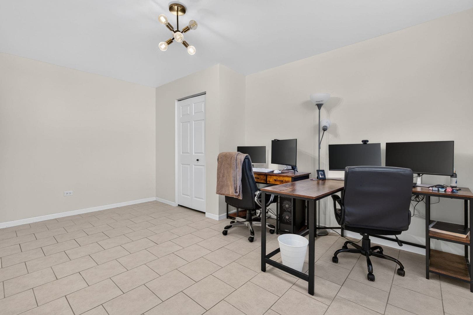2228 Graystone Drive, Joliet, IL 60431 2228 Graystone Drive, Joliet, IL 60431