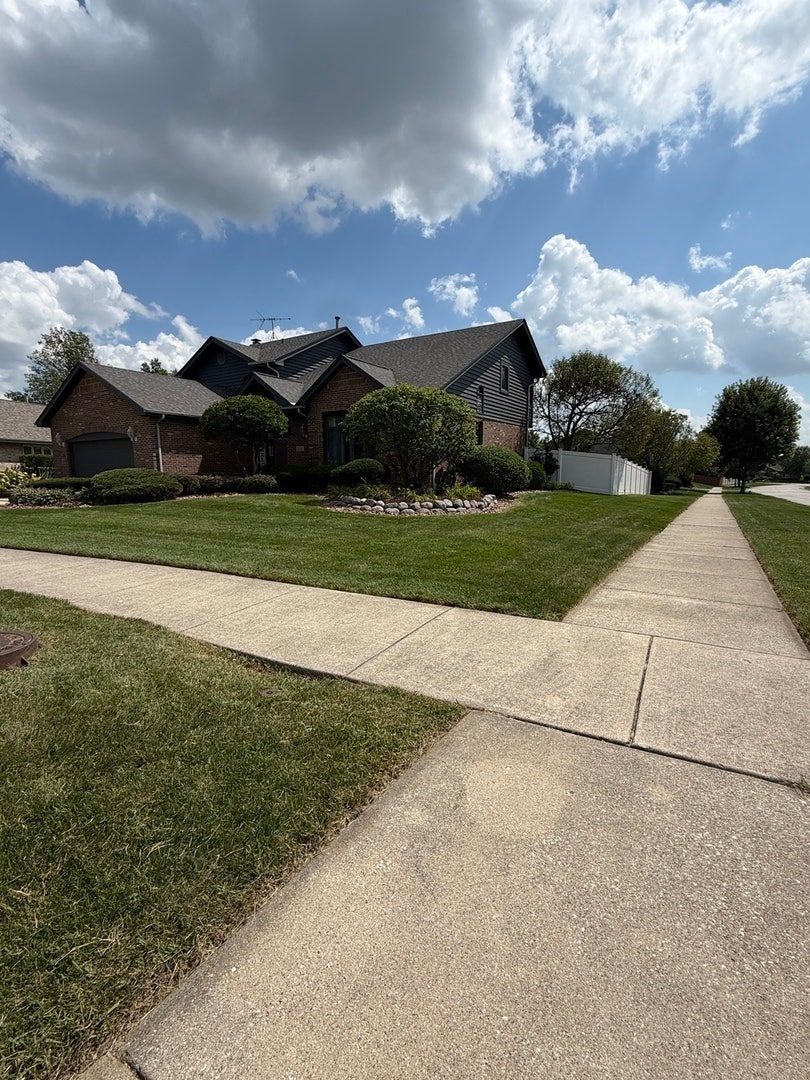 11751 Greenfield Drive, Orland Park, IL 60467