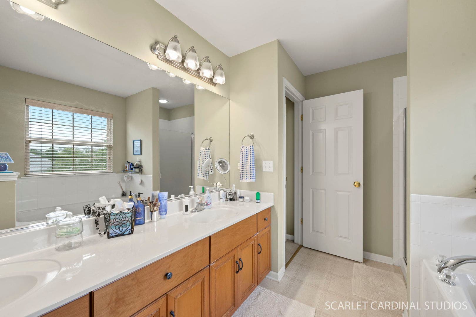 2144 Whitetail Drive, Aurora, IL 60503 2144 Whitetail Drive, Aurora, IL 60503