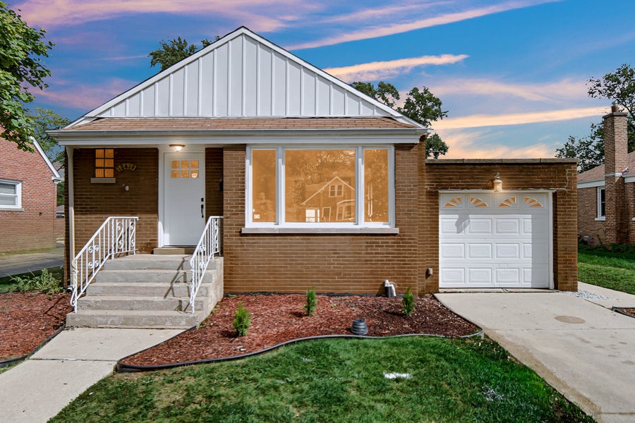 Property photo for 18419 Gottschalk Avenue, Homewood, IL