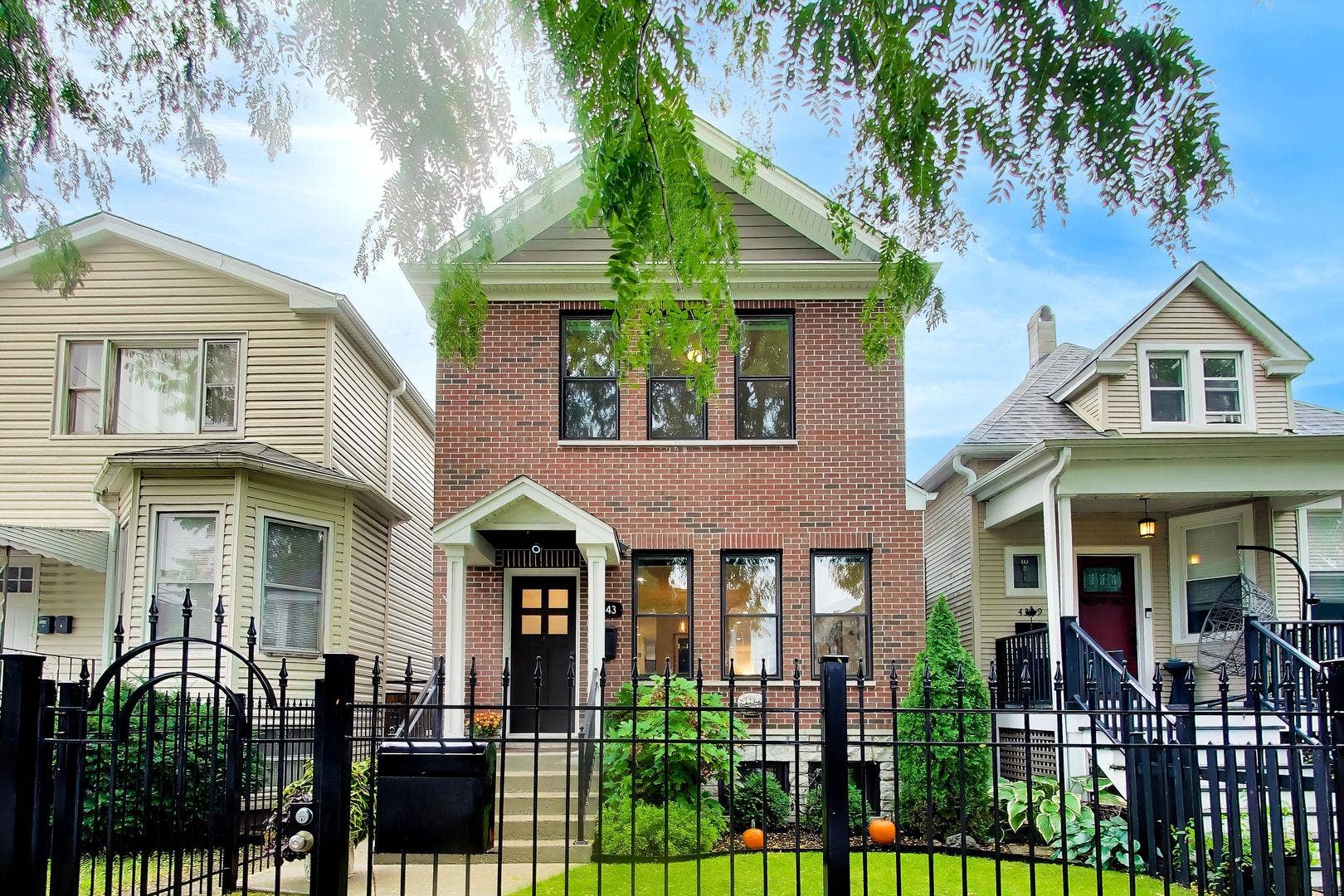 4343 N Hamlin Avenue, Chicago, IL 60618 4343 N Hamlin Avenue, Chicago, IL 60618