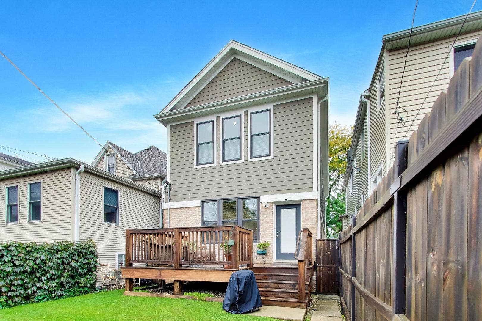 4343 N Hamlin Avenue, Chicago, IL 60618 4343 N Hamlin Avenue, Chicago, IL 60618