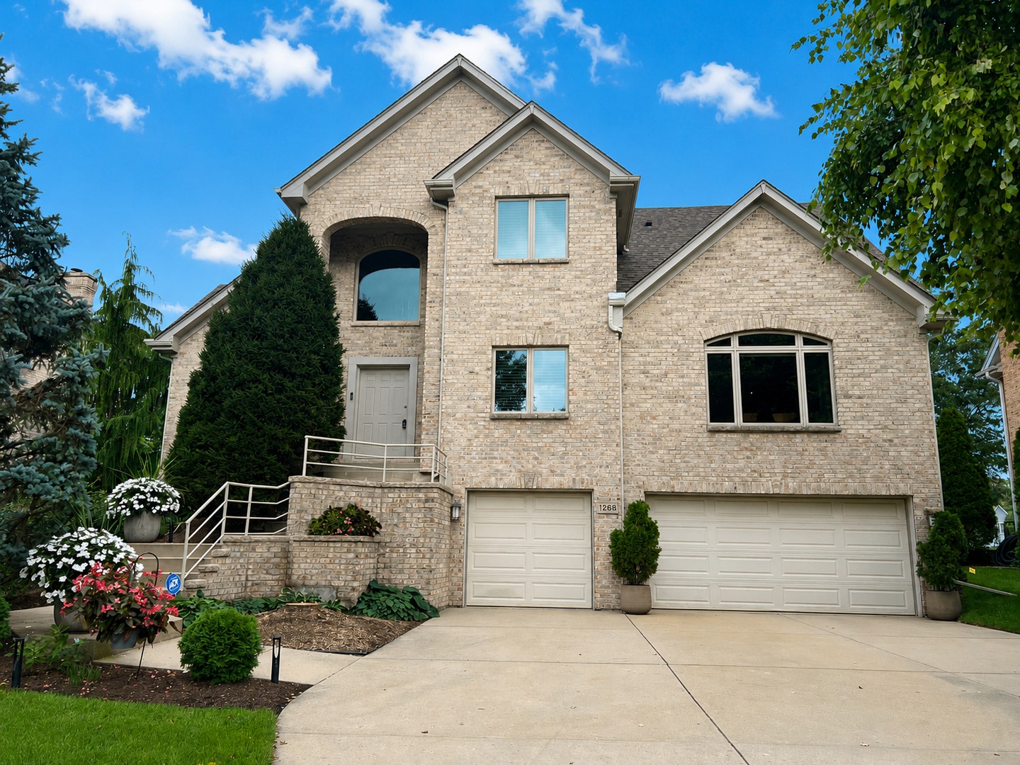 1268 N Palos Avenue, Palatine, IL 60067 1268 N Palos Avenue, Palatine, IL 60067